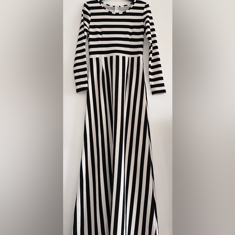 Kabayare women black and white long sleeve maxi dress size S